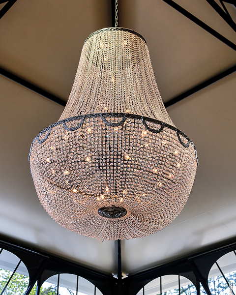 photo du lustre présent dans l'orangerie