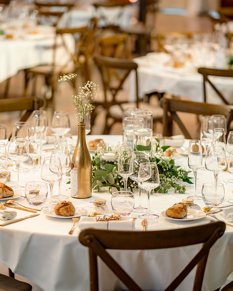 photo d'une table présente dans l'orangerie